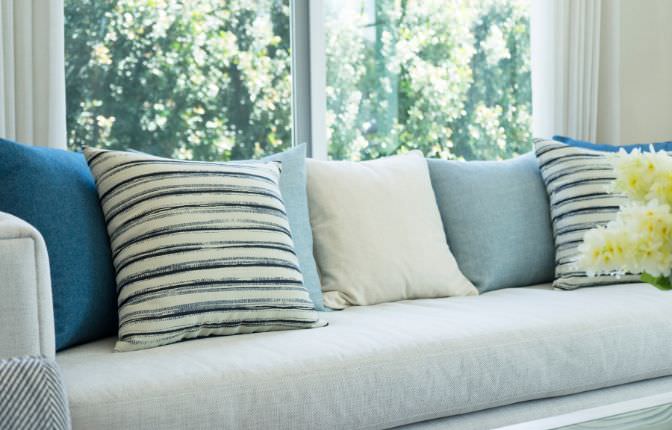 decorar con sofás y cojines en madrid